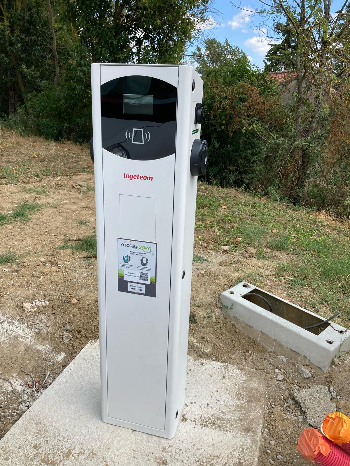 borne de recharge parking public