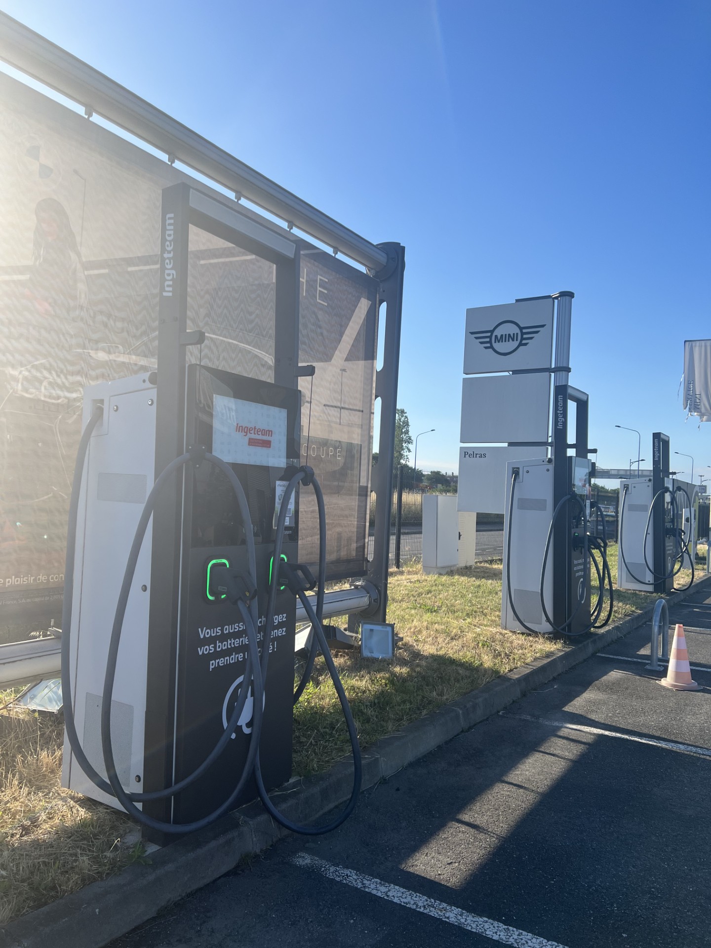 borne de recharge rapide 