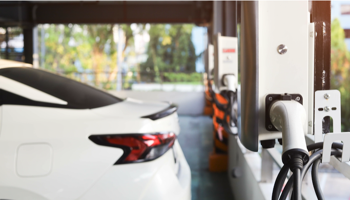 Avantages en nature 2025 : quels changements pour les flottes électriques et les bornes de recharge ?
