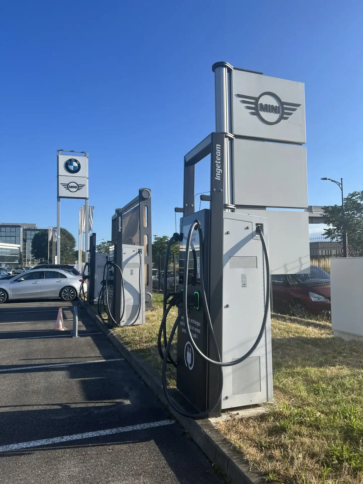 Bornes de recharge publiques entreprise
