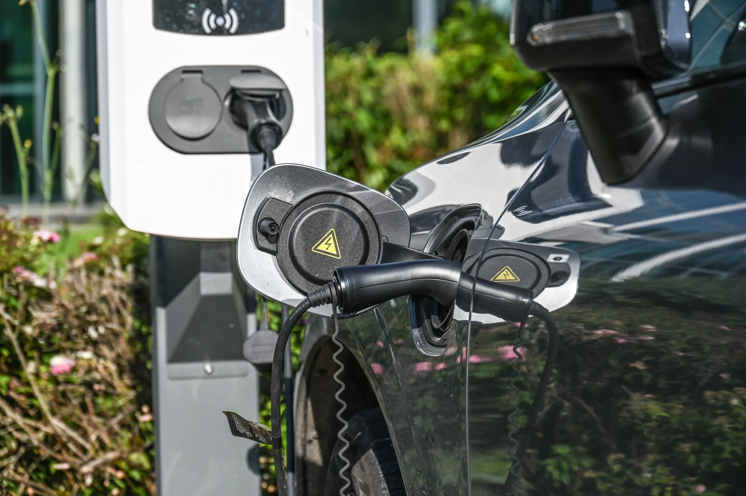 Installation borne de recharge partagée copropriété